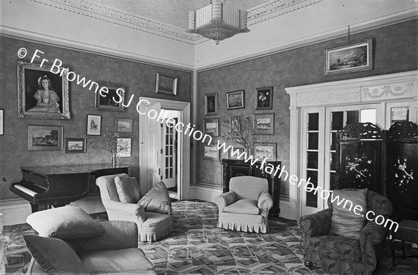 7 AILESBURY ROAD A E JONES MRIAI DRAWING ROOM